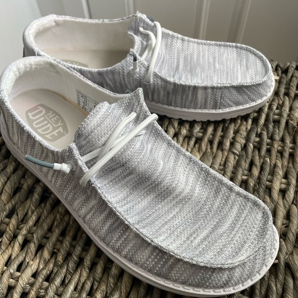🆕 Women's Hey Dudes Gray, Slip-On Loafers, Moccasin Style Size 11 NEW - Picture 3 of 10